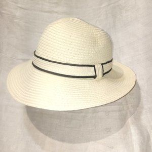Chaps Womans Straw woven Bucket Sun Hat White One size
